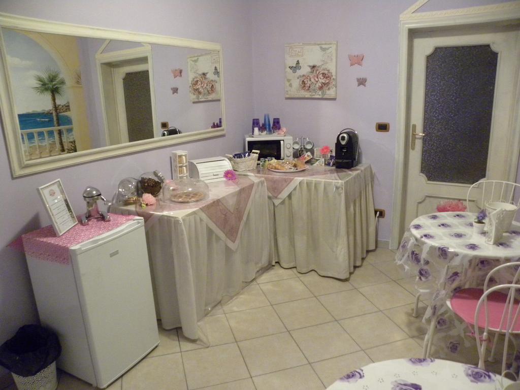B&B La Rosa Taranto Bagian luar foto