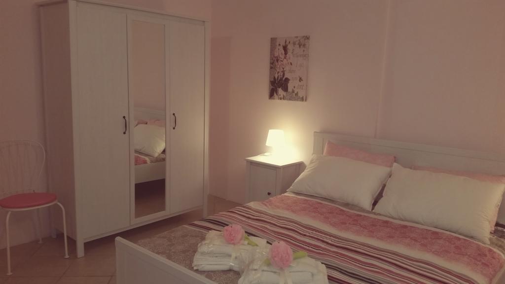 B&B La Rosa Taranto Bagian luar foto