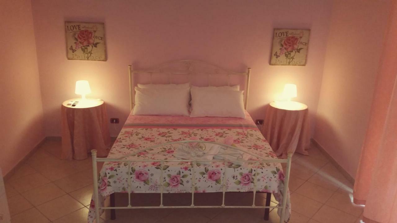 B&B La Rosa Taranto Bagian luar foto
